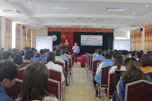 TS. Lương Hùng Tiến - Phó Khoa CNSH&CNTP phát biểu tại hội nghị