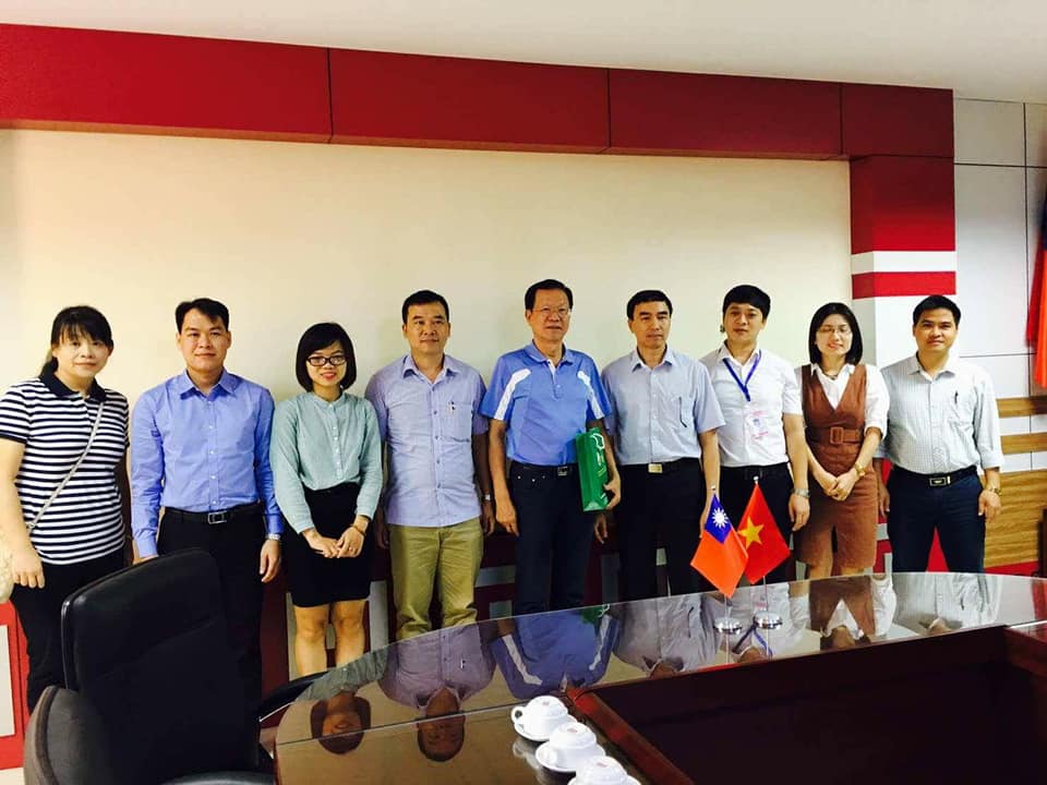 Assoc.Prof. Dr. Nguyen The Hung - TUAF Rector with NPUST's delegation and other staff