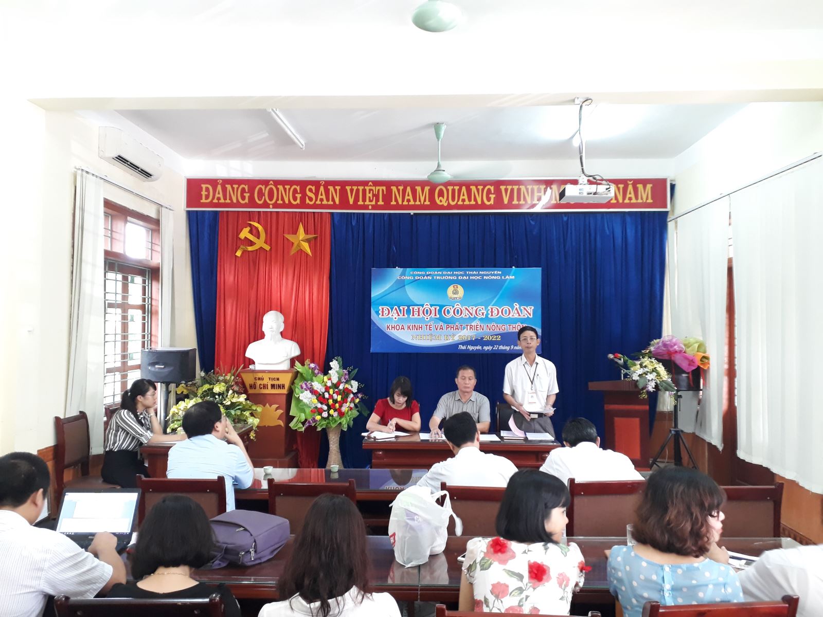 Đoàn Chủ tịch điều hành đại hội