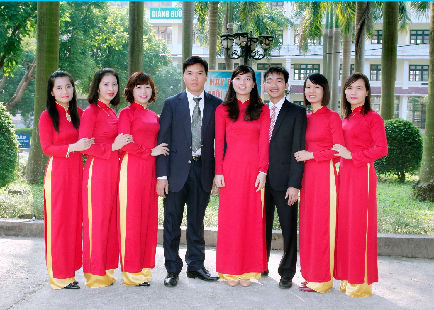 http://tuaf.edu.vn/gallery/images/Khoa_KHCB/C%C3%A1c%20BM/H%C3%B3a/BM%20HOA.jpg