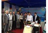 Sinh viên và cán bộ giảng dạy trẻ khoa Môi trường tham gia triển lãm sản phẩm sáng tạo khoa học trẻ 