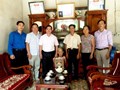 Trường Đại học Nông Lâm tặng quà Mẹ Việt Nam Anh hùng