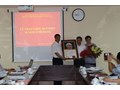 Trao Huy hiệu 30 năm tuổi Đảng cho các đảng viên