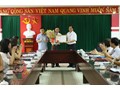 Trao Huy hiệu 30 năm tuổi Đảng cho đảng viên