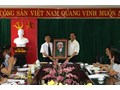 Trao Huy hiệu 30 năm tuổi Đảng cho đảng viên